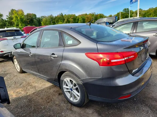 1FADP3F29JL290865 — 2018 Ford Focus, фото 2 с аукциона Copart 01.10.2026, Передняя часть