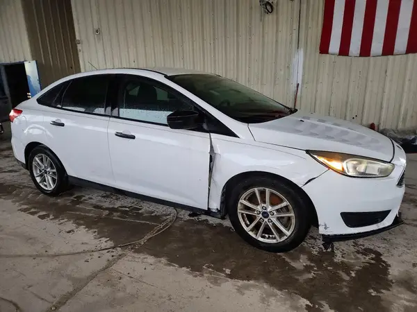 1FADP3E24JL269360 — 2018 Ford Focus, фото 4 с аукциона Copart 15.10.2026, Механические повреждения