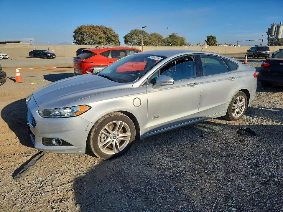 2015 Ford Fusion VIN 3FA6P0SU2FR253390 фото 1
