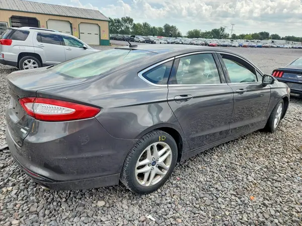 3FA6P0HD8GR332488 — 2016 Ford Fusion, фото 3 с аукциона Copart, Передняя часть