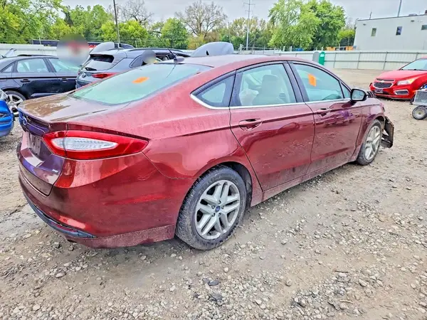 3FA6P0H74GR201844 — 2016 Ford Fusion, фото 3 с аукциона Copart, Передняя часть