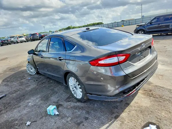 3FA6P0UU0GR338064 — 2016 Ford Fusion, фото 2 с аукциона Copart 13.10.2026, Передняя часть