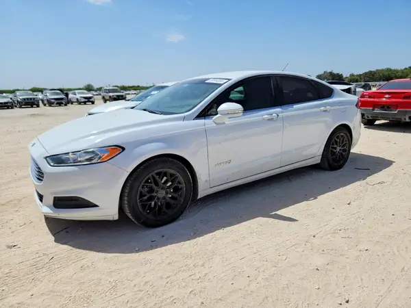 3FA6P0LU2GR397845 — 2016 Ford Fusion, Задняя часть (Rear End), фото до ремонта