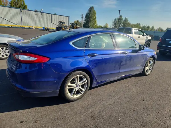 3FA6P0RU8GR316466 — 2016 Ford Fusion, фото 3 с аукциона Copart, Передняя часть