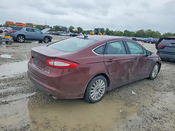 3FA6P0PU9GR131720 — 2016 Ford Fusion, фото 3 с аукциона Copart, Передняя часть