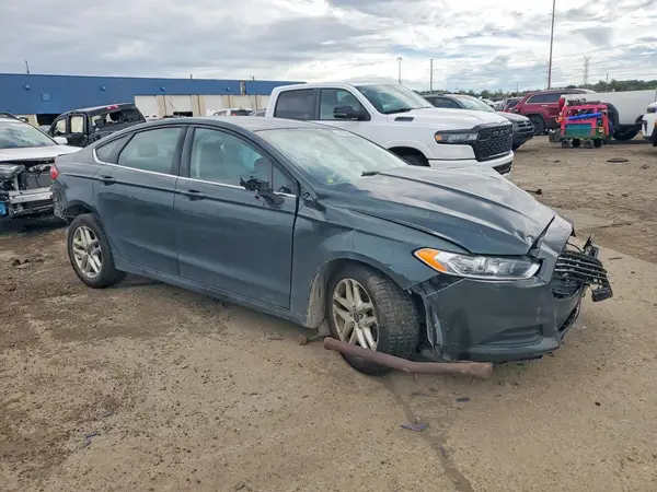 1FA6P0H75G5106809 — 2016 Ford Fusion, фото 4 с аукциона Copart, Передняя часть