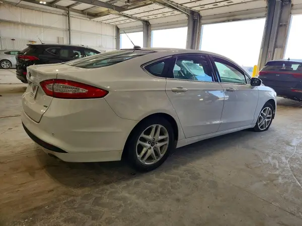 3FA6P0H76GR396393 — 2016 Ford Fusion, фото 3 с аукциона Copart, Передняя часть