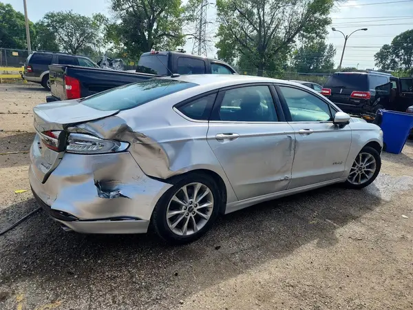 3FA6P0LU8HR385782 — 2017 Ford Fusion, фото 3 с аукциона Copart 24.09.2026, Боковая часть