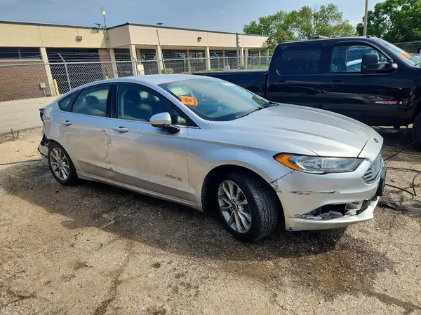 3FA6P0LU8HR385782 — 2017 Ford Fusion, фото 4 с аукциона Copart 24.09.2026, Боковая часть