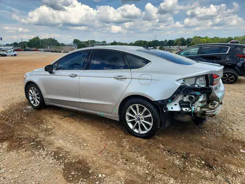 3FA6P0H76HR127683 — 2017 Ford Fusion, фото 2 с аукциона Copart 30.09.2026, Вандализм