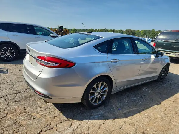 3FA6P0H76HR365789 — 2017 Ford Fusion, фото 3 с аукциона Copart, Передняя часть