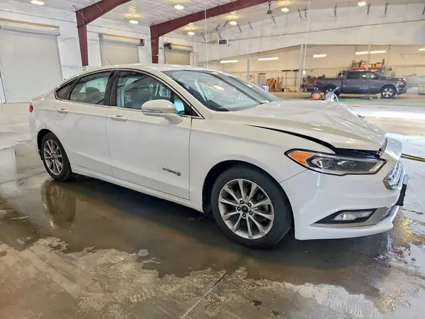 3FA6P0LU9HR287263 — 2017 Ford Fusion, фото 4 с аукциона Copart, Передняя часть