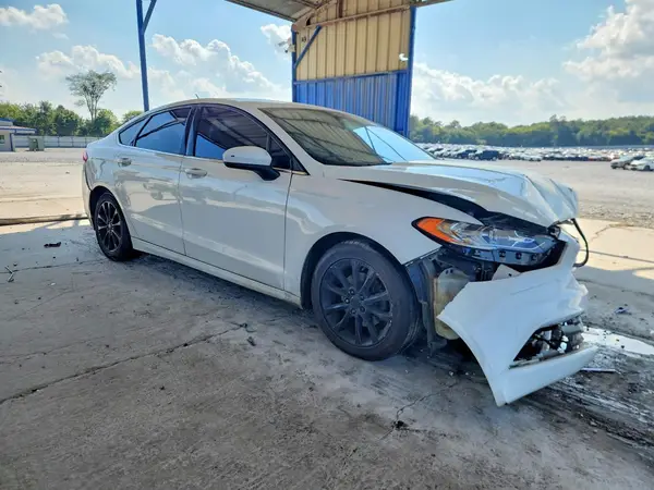 3FA6P0H7XHR382434 — 2017 Ford Fusion, фото 4 с аукциона Copart, Передняя часть