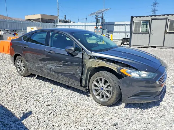 3FA6P0H76HR237603 — 2017 Ford Fusion, фото 4 с аукциона Copart, Передняя часть