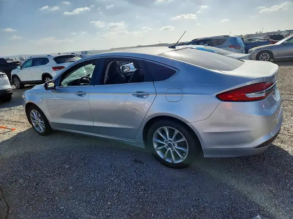 3FA6P0HDXHR356177 — 2017 Ford Fusion, фото 2 с аукциона Copart, Передняя часть