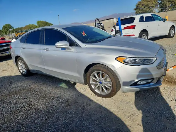 3FA6P0HDXHR356177 — 2017 Ford Fusion, фото 4 с аукциона Copart, Передняя часть