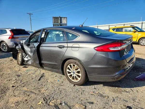 3FA6P0G76HR103661 — 2017 Ford Fusion, фото 2 с аукциона Copart, Передняя часть