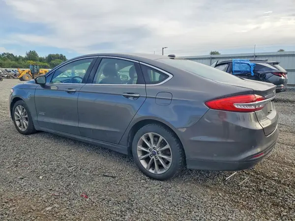 3FA6P0PU0HR308673 — 2017 Ford Fusion, фото 2 с аукциона Copart 02.10.2026, Подтопление
