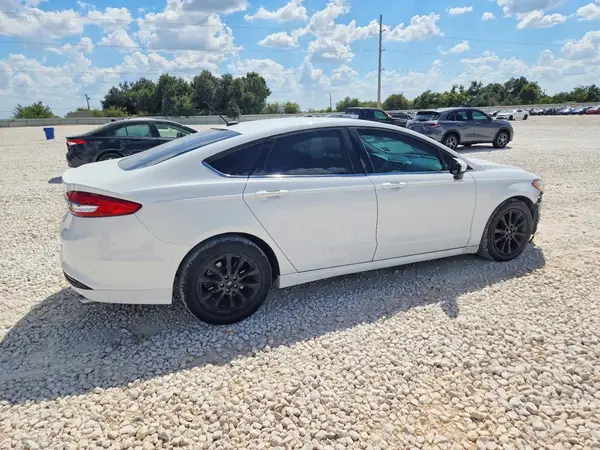 3FA6P0H75HR380106 — 2017 Ford Fusion, фото 3 с аукциона Copart 01.10.2026, Передняя часть