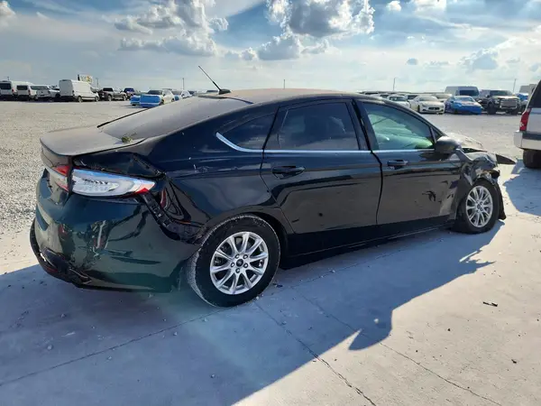 3FA6P0G79HR231781 — 2017 Ford Fusion, фото 3 с аукциона Copart, Передняя часть