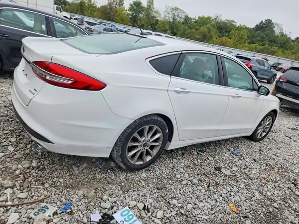 3FA6P0HD1HR132523 — 2017 Ford Fusion, фото 3 с аукциона Copart, Ходовая часть