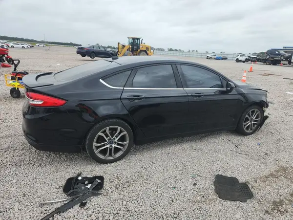 3FA6P0G72HR232240 — 2017 Ford Fusion, фото 3 с аукциона Copart, Передняя часть