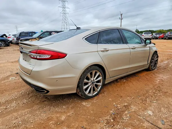 3FA6P0K94HR175435 — 2017 Ford Fusion, фото 3 с аукциона Copart, Передняя часть