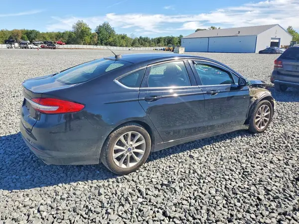 3FA6P0H76HR219974 — 2017 Ford Fusion, фото 3 с аукциона Copart, Передняя часть