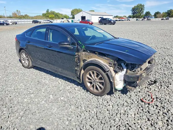 3FA6P0H76HR219974 — 2017 Ford Fusion, фото 4 с аукциона Copart, Передняя часть