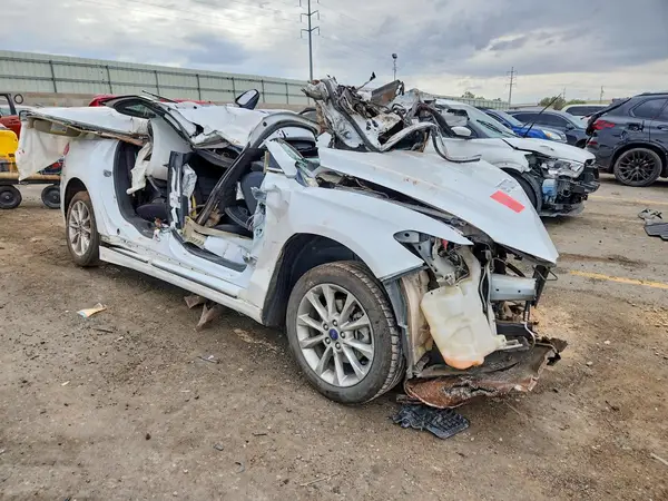 3FA6P0LU3HR408787 — 2017 Ford Fusion, фото 4 с аукциона Copart, Опрокидывание