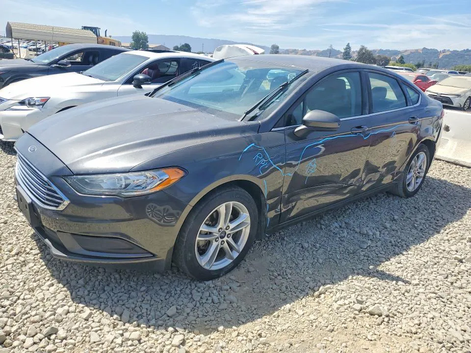 2018 Ford Fusion VIN 3FA6P0LU9JR146439 фото 1