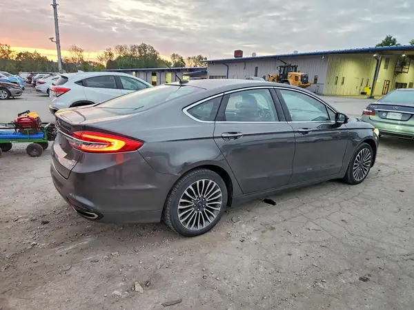 3FA6P0T90JR264293 — 2018 Ford Fusion, фото 3 с аукциона Copart 29.09.2026, Естественный износ