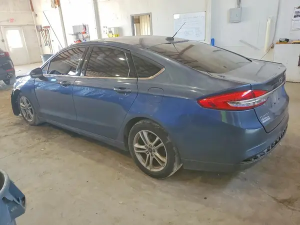 3FA6P0H70JR125675 — 2018 Ford Fusion, фото 2 с аукциона Copart, Передняя часть