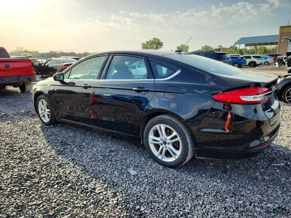 3FA6P0HD5JR180659 — 2018 Ford Fusion, фото 2 с аукциона Copart, Град