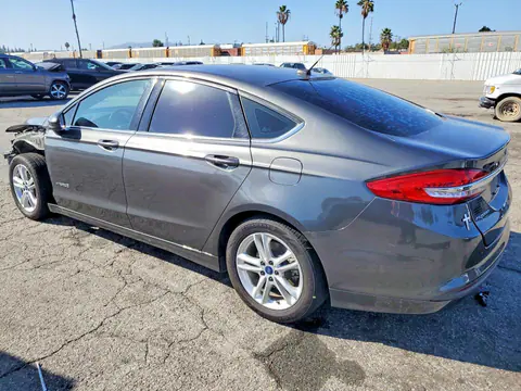 2018 Ford Fusion VIN 3FA6P0LU6JR163196 фото 2