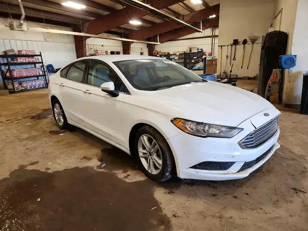 3FA6P0H75JR212696 — 2018 Ford Fusion, фото 4 с аукциона Copart, Передняя часть