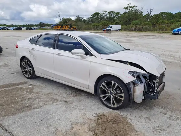 3FA6P0K95JR174784 — 2018 Ford Fusion, фото 4 с аукциона Copart, Передняя часть