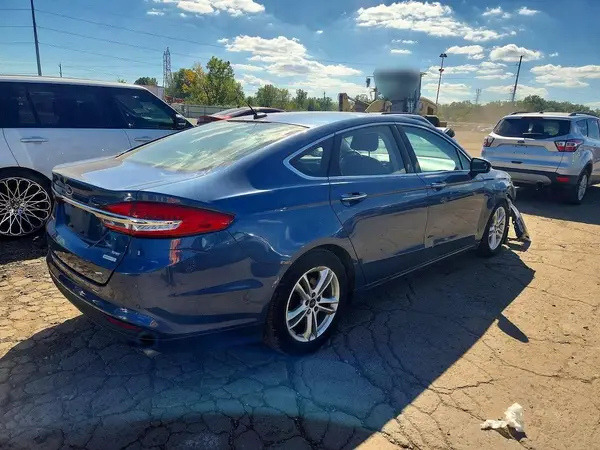 3FA6P0HDXJR266792 — 2018 Ford Fusion, фото 3 с аукциона Copart 06.10.2026, Передняя часть