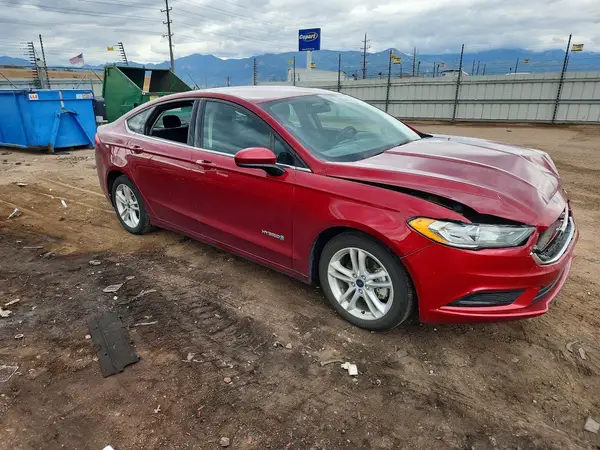 3FA6P0LU3JR173653 — 2018 Ford Fusion, фото 4 с аукциона Copart, Передняя часть