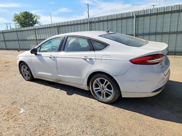 3FA6P0HD7JR238240 — 2018 Ford Fusion, фото 2 с аукциона Copart, Естественный износ