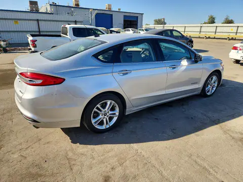 2018 Ford Fusion VIN 3FA6P0UUXJR227125 фото 3
