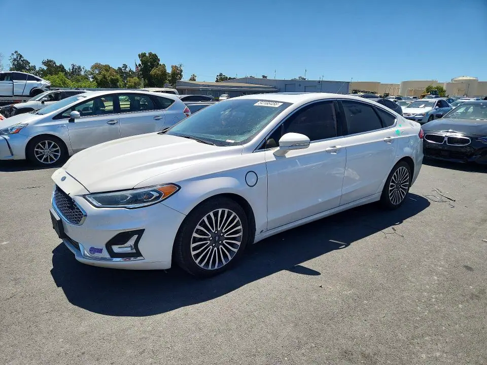 3FA6P0SU3KR232607 Ford Fusion 2019 — повреждение Передняя часть, фото до ремонта