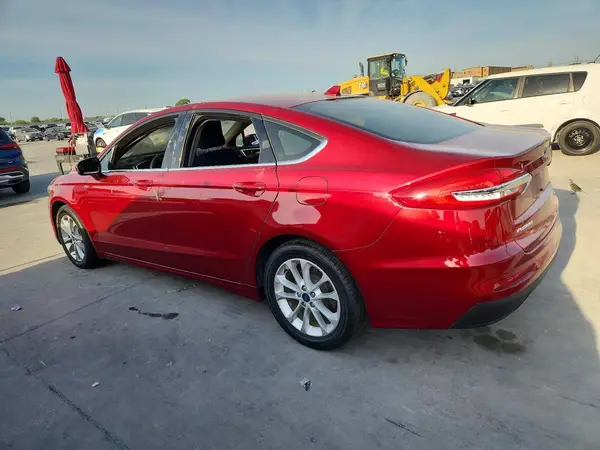 3FA6P0HDXKR166029 — 2019 Ford Fusion, фото 2 с аукциона Copart, Пожар салона