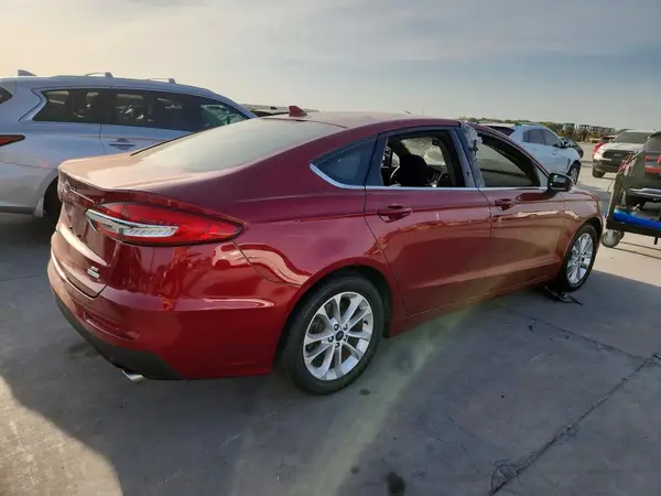 3FA6P0HDXKR166029 — 2019 Ford Fusion, фото 3 с аукциона Copart, Пожар салона