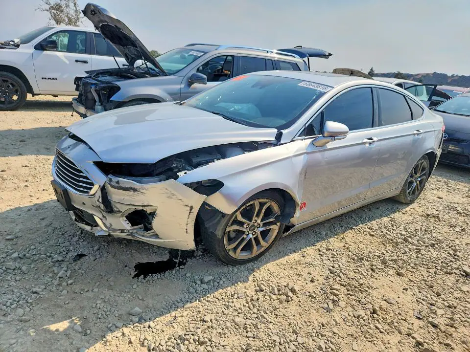 3FA6P0CD2KR254208 Ford Fusion 2019 — повреждение Передняя часть, фото до ремонта