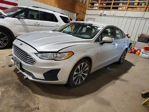 3FA6P0T93KR149401 — 2019 Ford Fusion, Задняя часть (Rear End), фото до ремонта