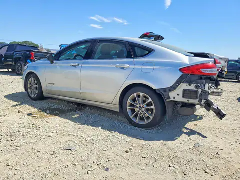 3FA6P0LU3KR225526 — 2019 Ford Fusion, фото 2 с аукциона Copart 13.10.2026, Задняя часть