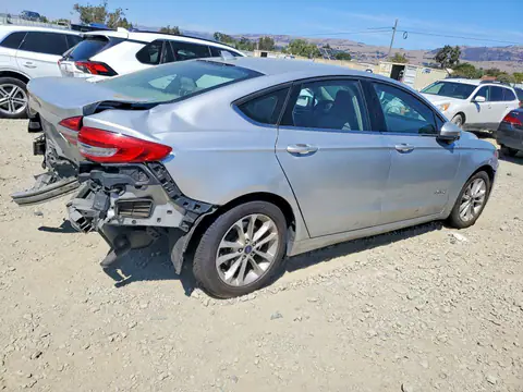 3FA6P0LU3KR225526 — 2019 Ford Fusion, фото 3 с аукциона Copart 13.10.2026, Задняя часть