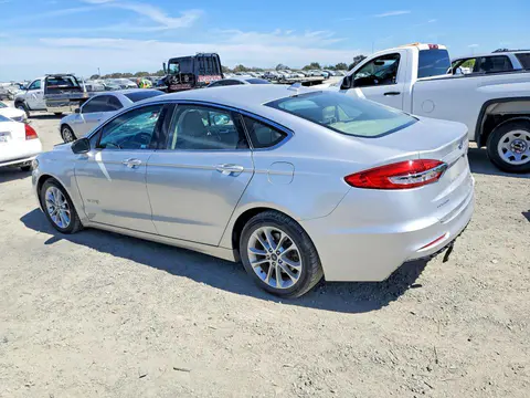 2019 Ford Fusion VIN 3FA6P0MU2KR235737 фото 2