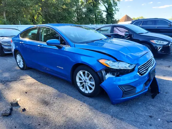 3FA6P0LU3KR158751 — 2019 Ford Fusion, фото 4 с аукциона Copart, Передняя часть